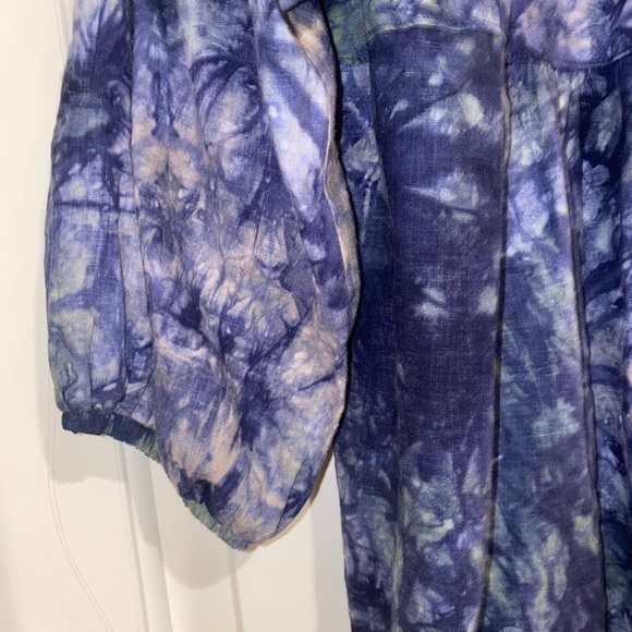🔥 NWT CAbi Tie Dye Woodstock Top Spring 2020 Size Medium - Picture 6 of 9